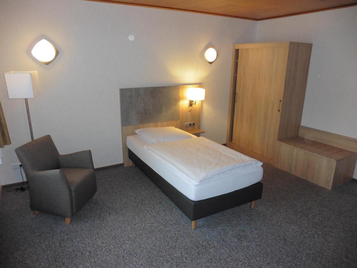 Hotels Landhaus Dieterichs Wolfsburg Esterno foto